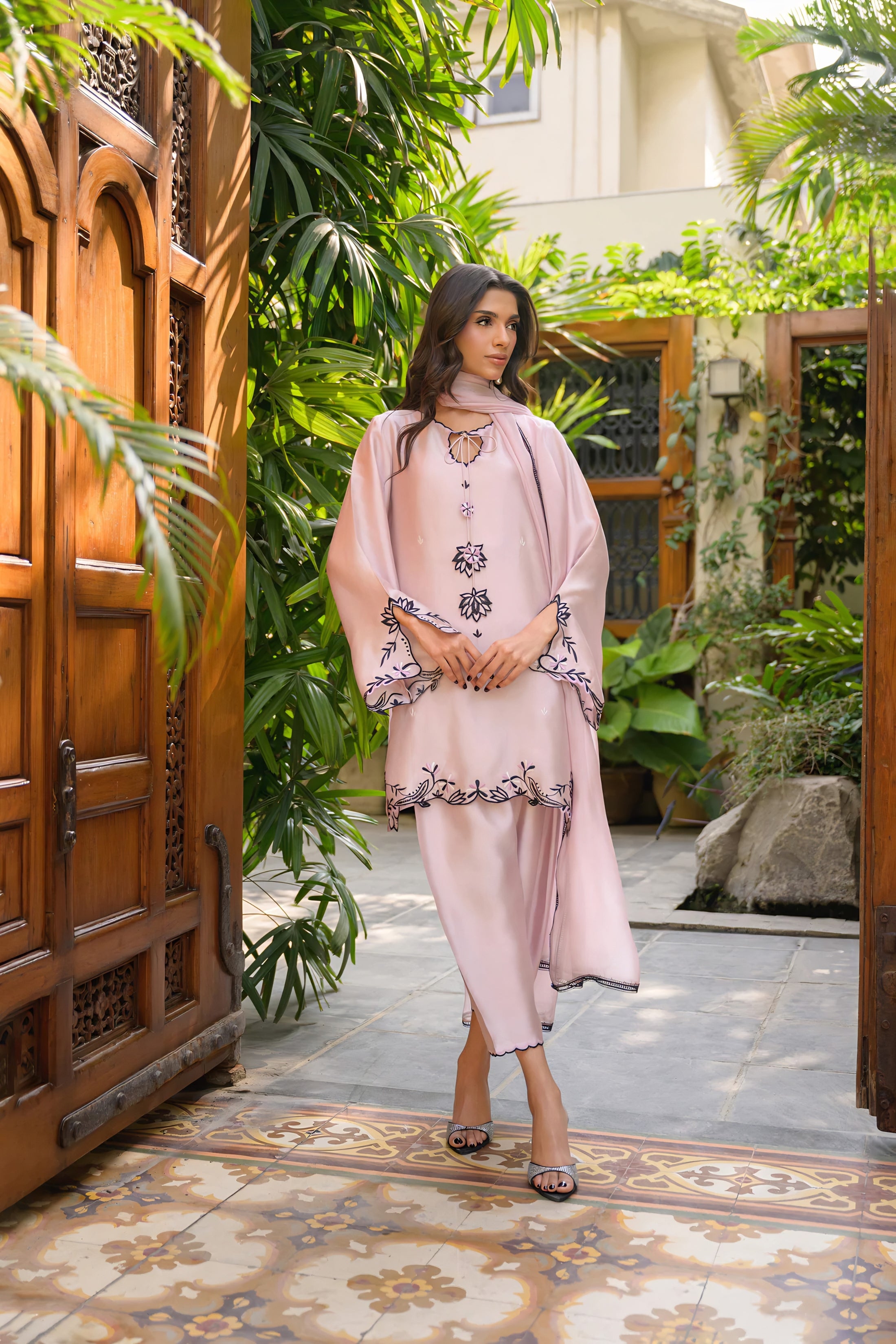 Lyla Farshi Set