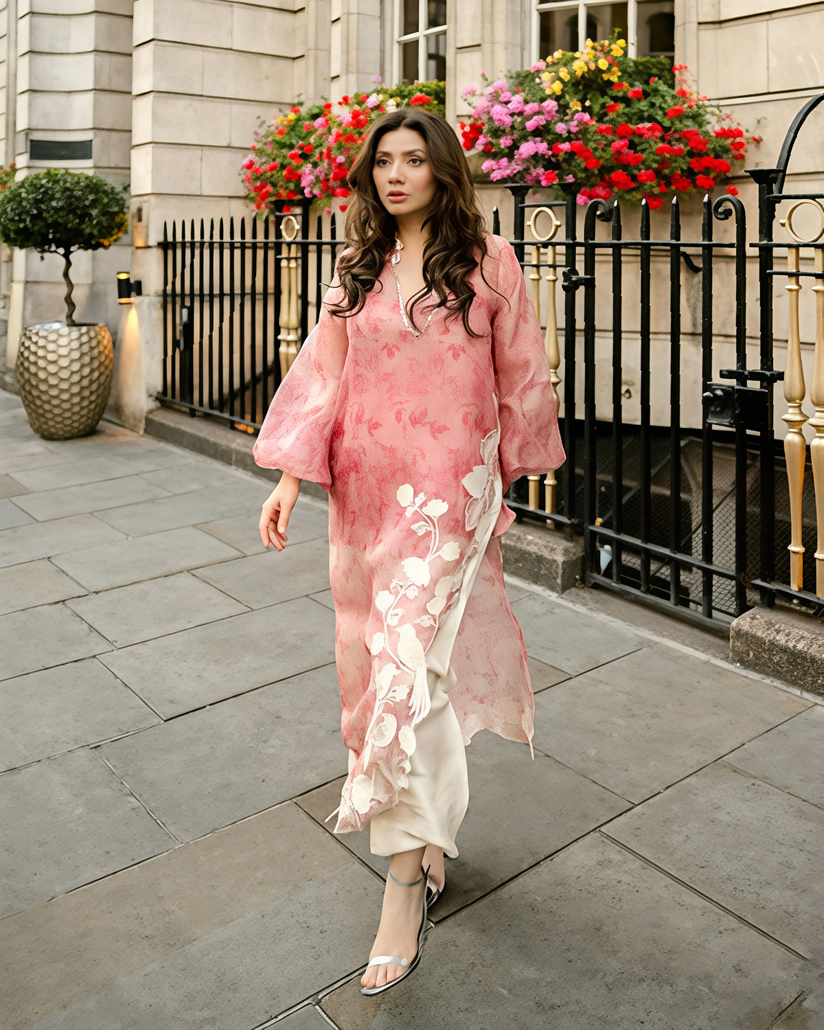 Mahira Khan Pink Suit