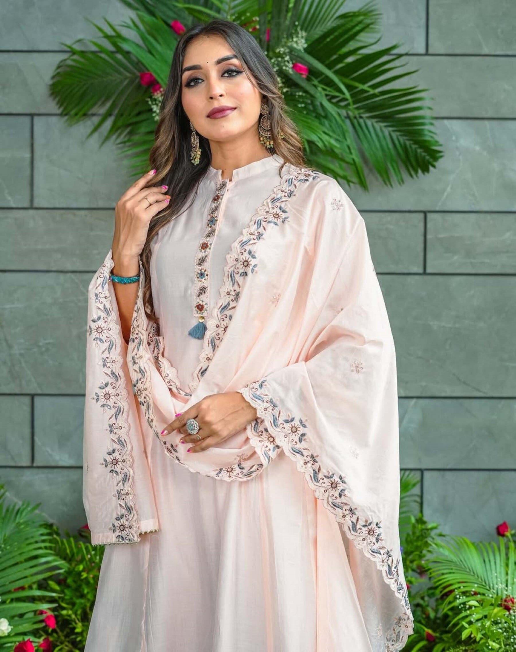 Pastel Pink Muslin Cotton Ethnic Motifs Embroidered Kurta Set