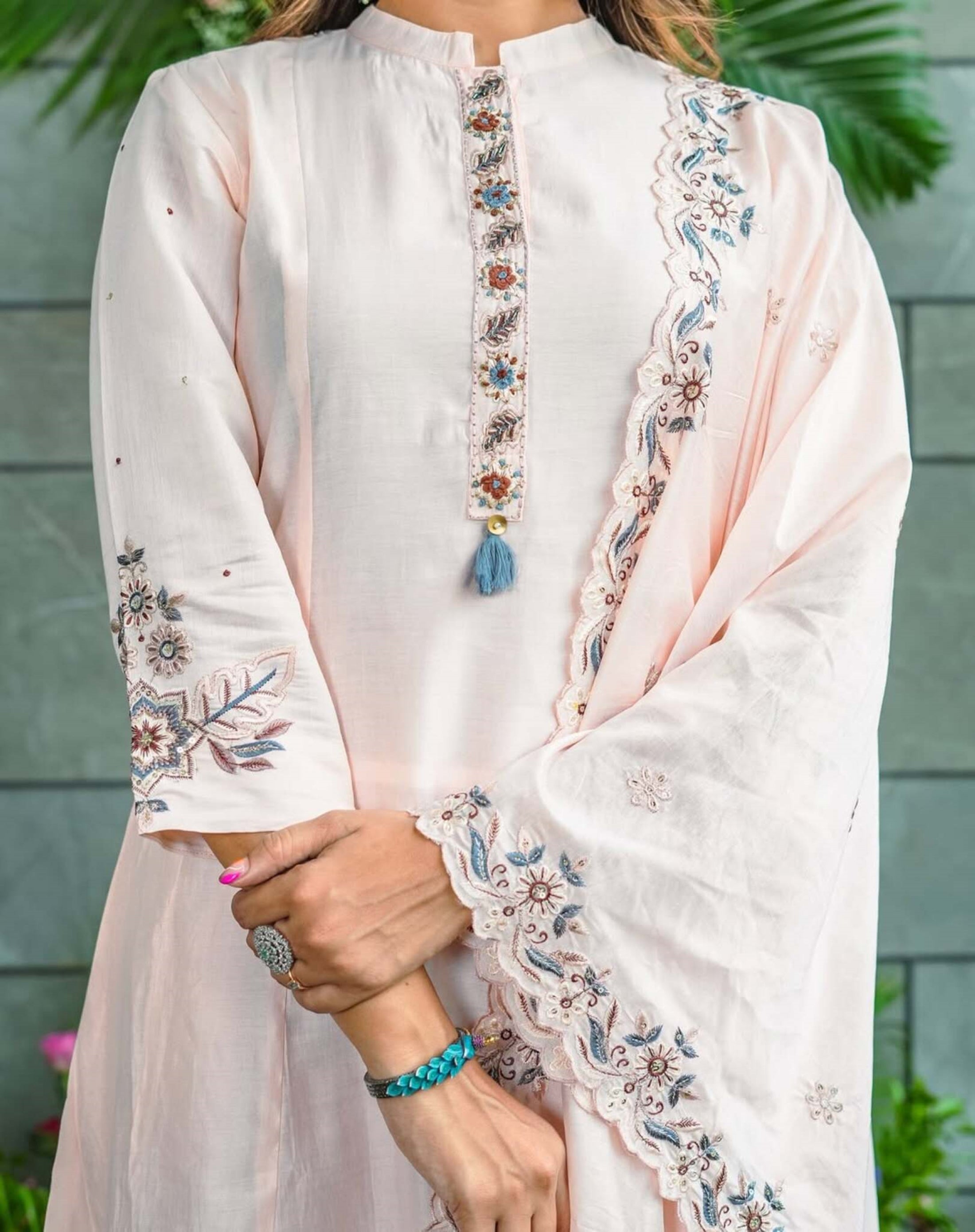 Pastel Pink Muslin Cotton Ethnic Motifs Embroidered Kurta Set