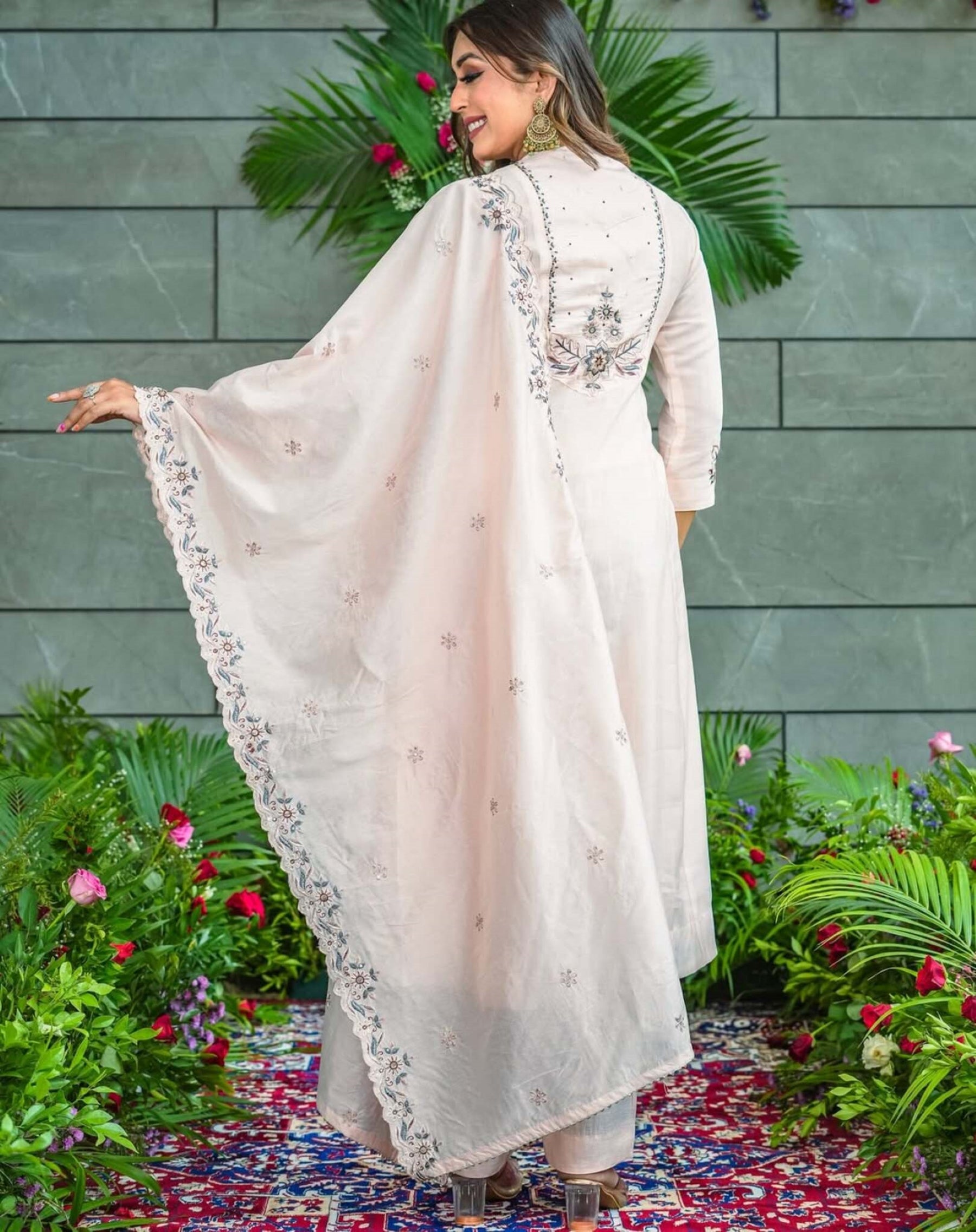 Pastel Pink Muslin Cotton Ethnic Motifs Embroidered Kurta Set