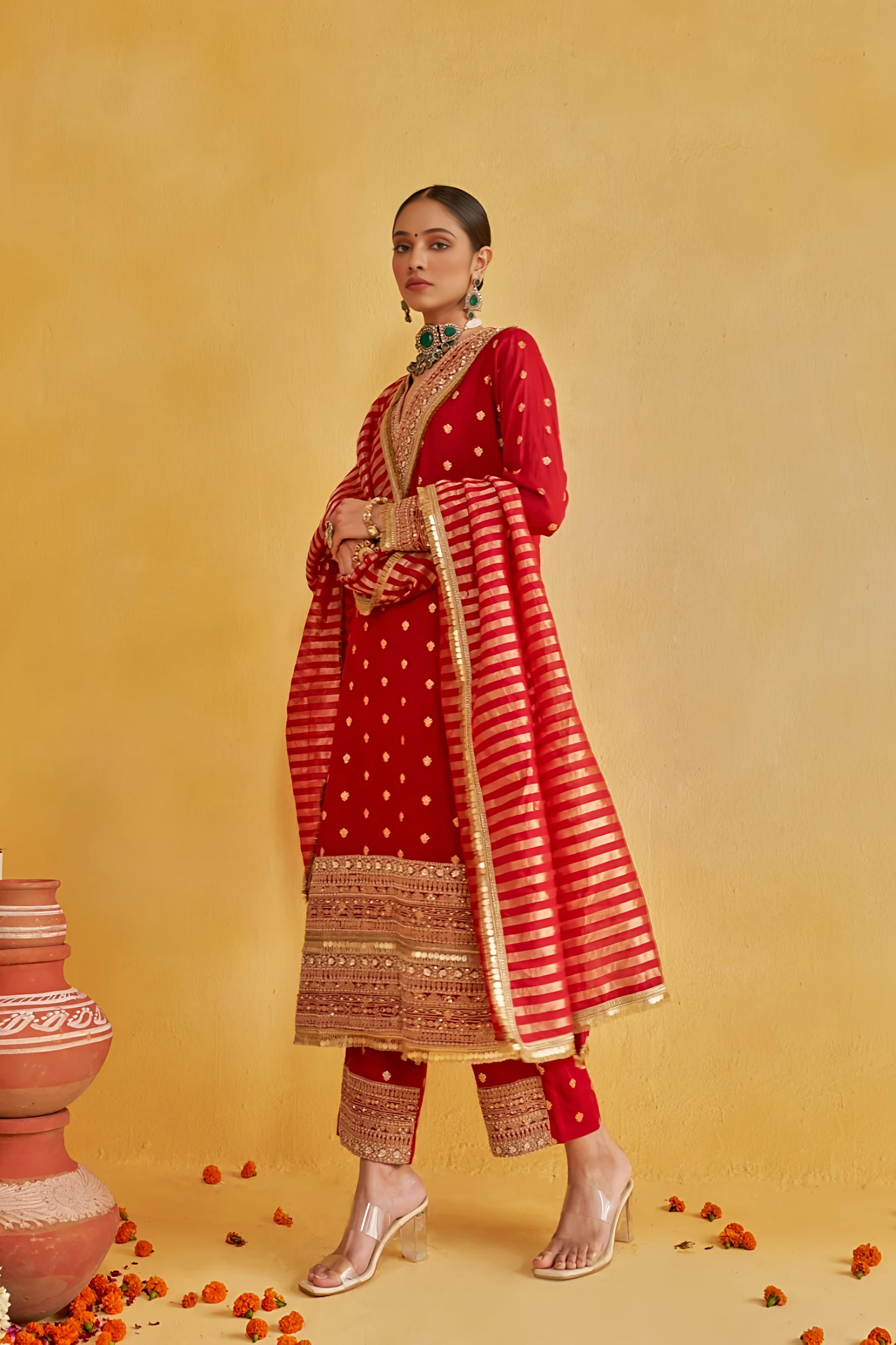 Maalank Shree Lal Kurta Set