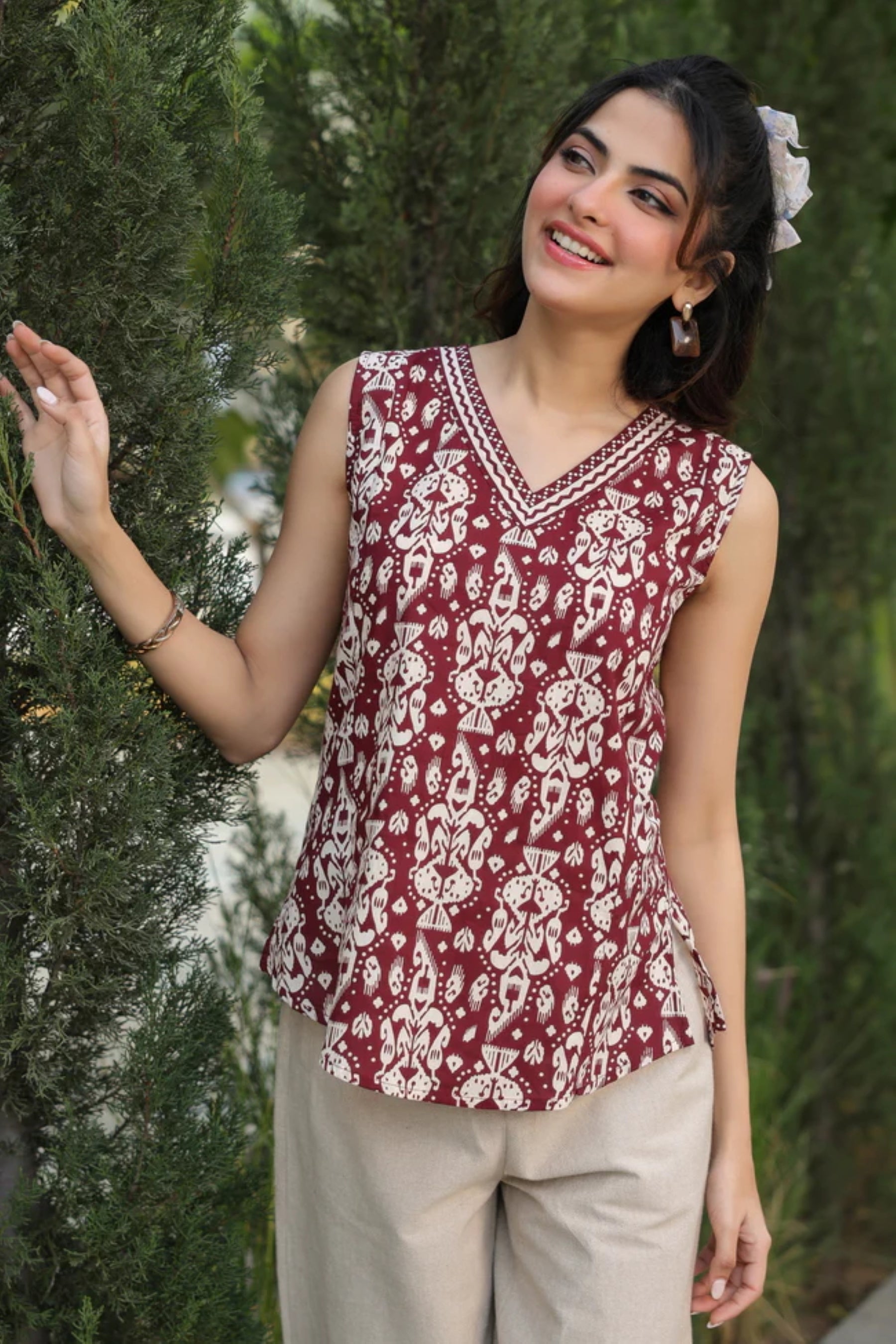 Maroon Ethnic Buti Printed Sleeveless Cotton Top
