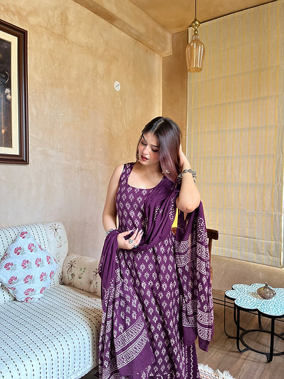 Deep Wine Purple Rayon Slub Geometric Print Sleeveless Kurta Set
