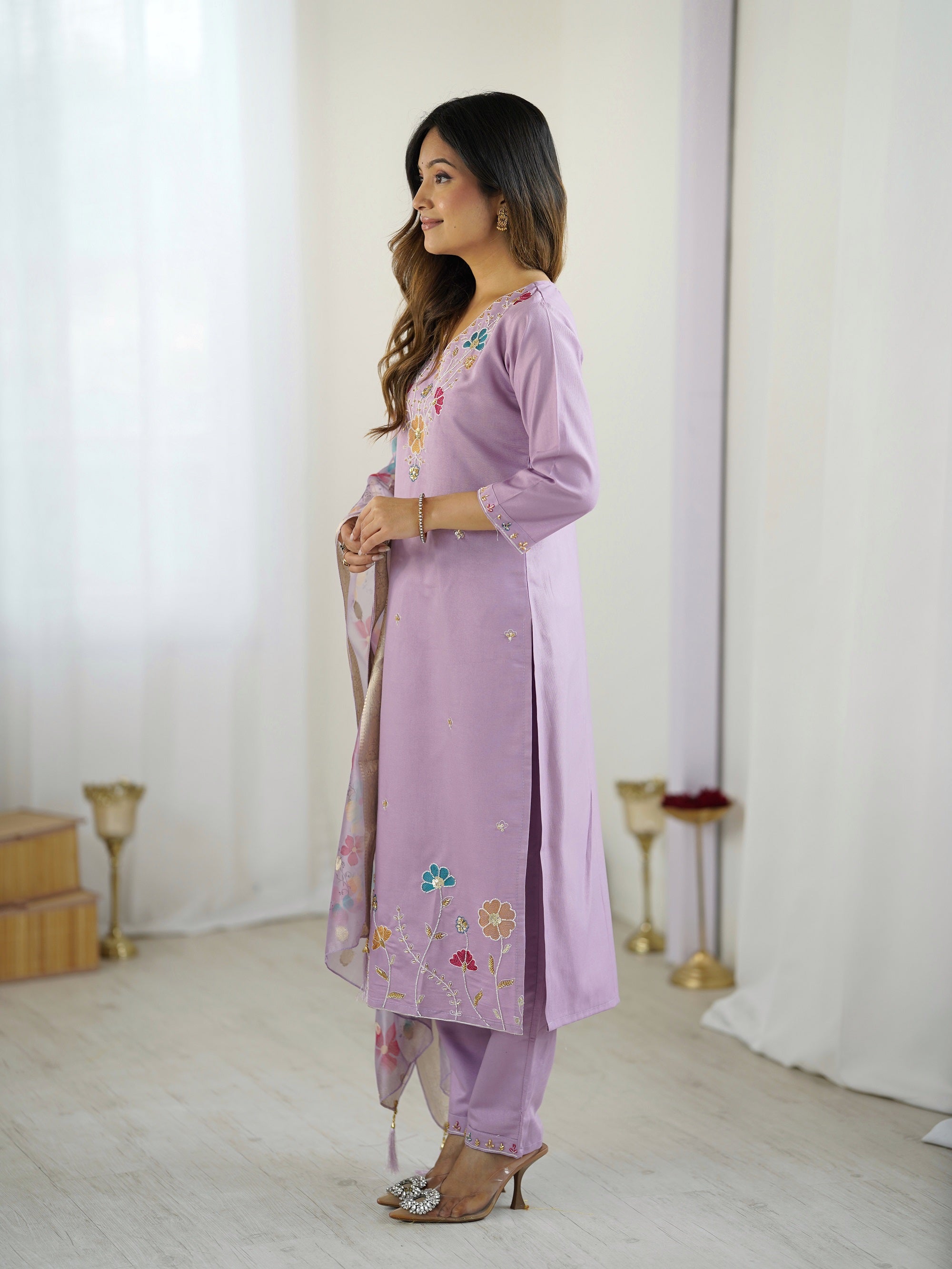 Lavender Viscose Gadhwal Beads Work Kurta Set