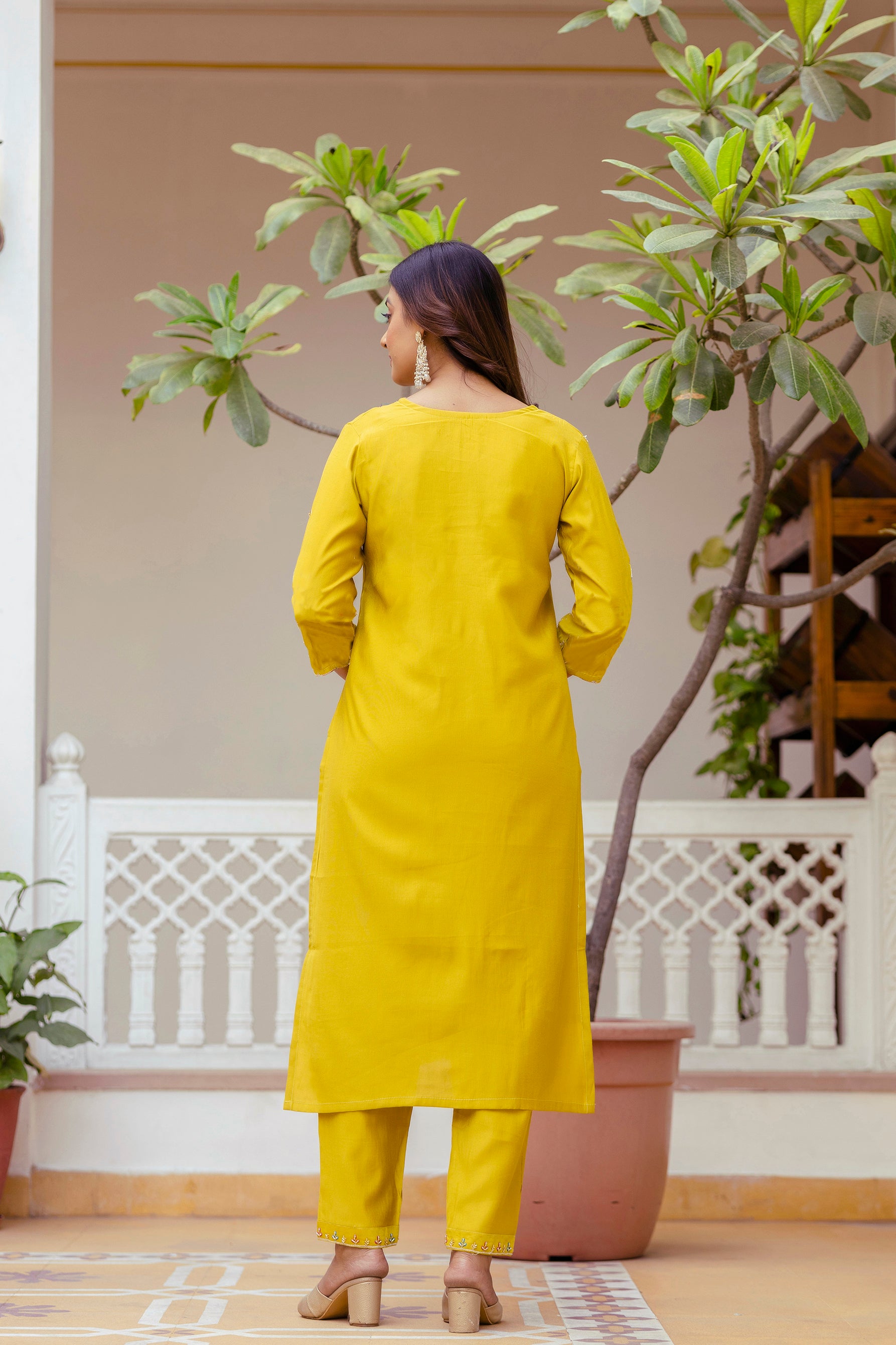 Yellow Viscose Gadhwal Embroidered Kurta Set