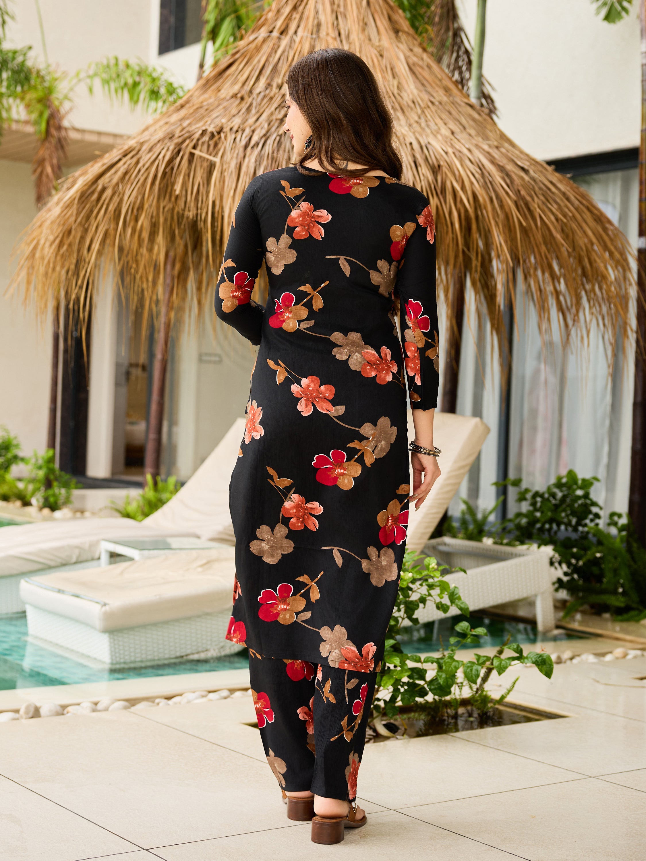 Black ilk Bleand Floral Printed Straight Kurta Pant Suit Set with Dupatta