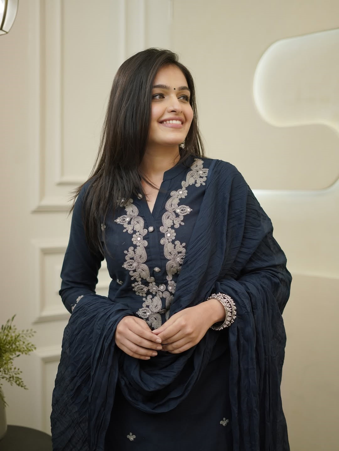 Neavy Blue Rayon Slub Ethnic Motif Embroidered Kurta Set