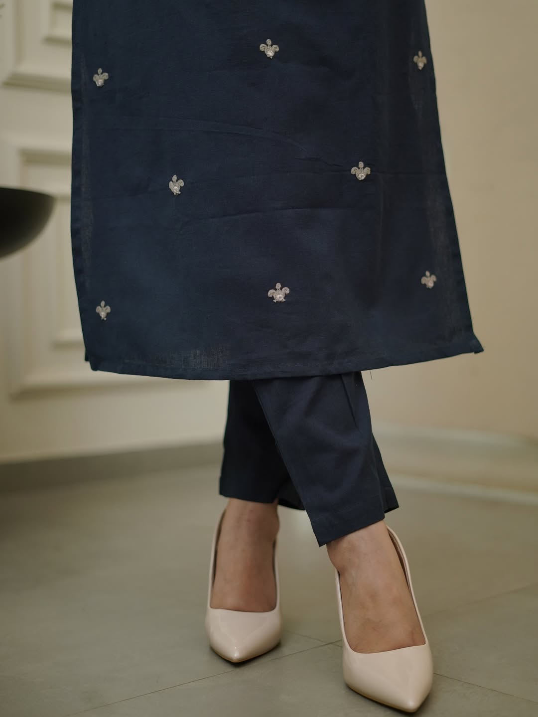 Neavy Blue Rayon Slub Ethnic Motif Embroidered Kurta Set